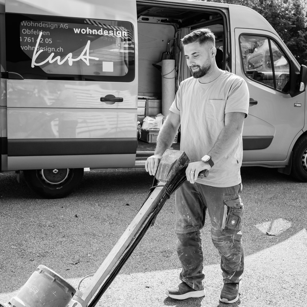 Kurt Wohndesign AG - Home - Team - Rrustem Dermaku
Hilfsarbeiter Bodenbeläge Kurt Wohndesign AG - Home - Team - Rrustem Dermaku
Hilfsarbeiter Bodenbeläge