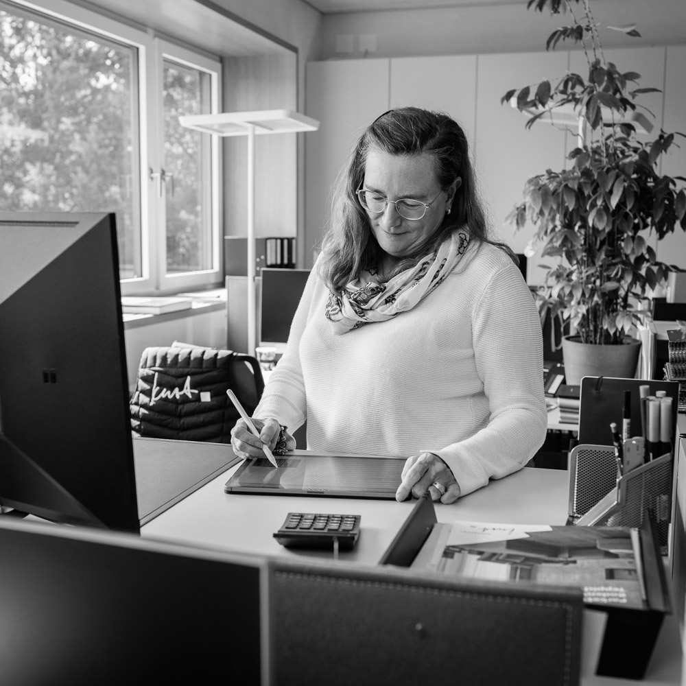 Kurt Wohndesign AG - Home - Bereichsleitung - Fabienne Weber
Kauffrau Kurt Wohndesign AG - Home - Bereichsleitung - Fabienne Weber
Kauffrau