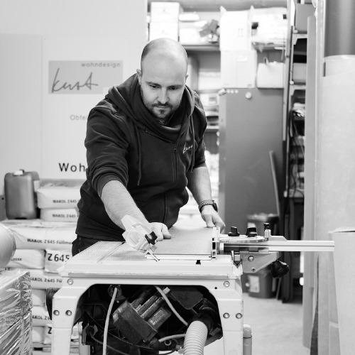 Kurt Wohndesign AG - Home - Team - Heinz Eberhard
Boden- und Parkettleger Kurt Wohndesign AG - Home - Team - Heinz Eberhard
Boden- und Parkettleger