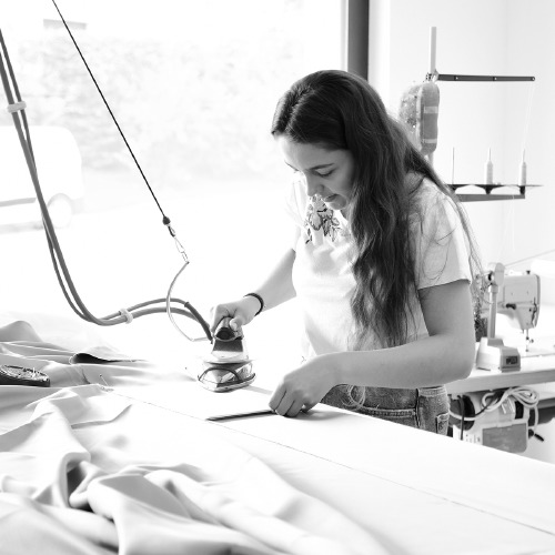 Kurt Wohndesign AG - Home - Bereichsleitung - Valentina Di Cristofano
Innendekorateurin Fachrichtung Vorhänge Kurt Wohndesign AG - Home - Bereichsleitung - Valentina Di Cristofano
Innendekorateurin Fachrichtung Vorhänge